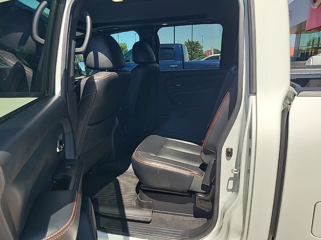 Used 2024 Nissan Titan PRO-4X w/ Pro-4x Convenience Package AWD/4WD image 13
