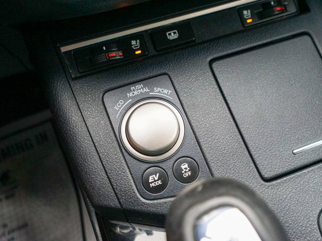 Used 2014 Lexus ES 300h w/ Luxury Package w/Bamboo Trim image 27