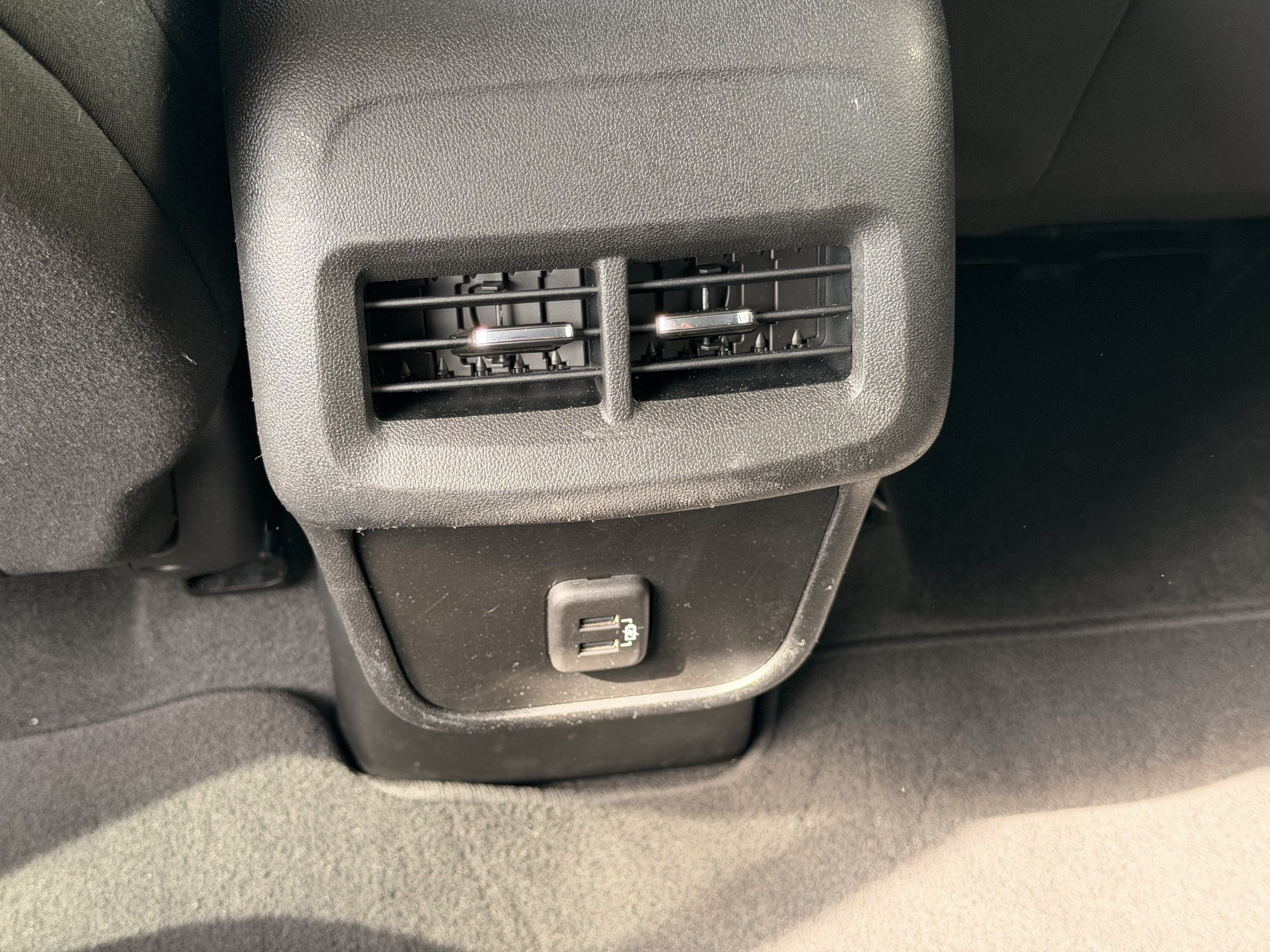 Used 2019 Chevrolet Equinox LT FWD image 23