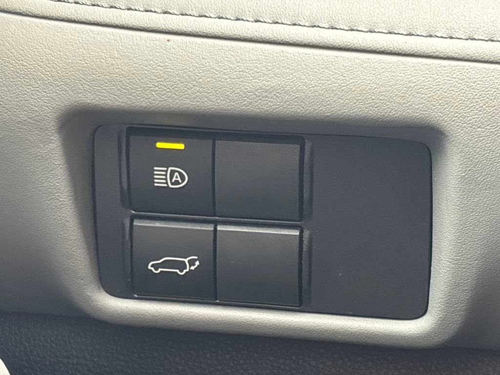 Used 2022 Toyota Highlander XLE image 24