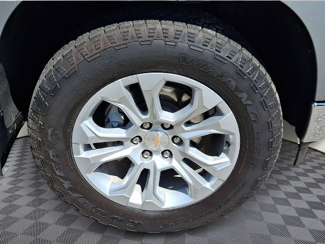 Used 2026 Chevrolet Silverado 1500 LTZ w/ Technology Package AWD/4WD image 9