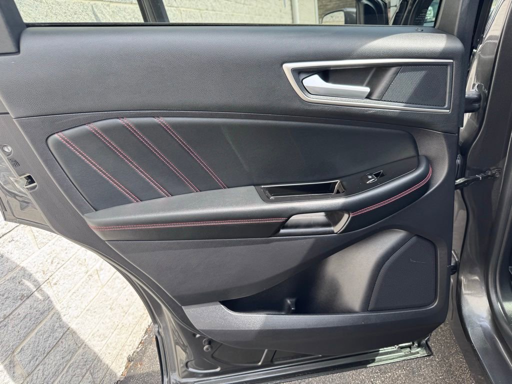 Certified 2020 Ford Edge ST-Line w/ Cold Weather Package AWD/4WD image 26