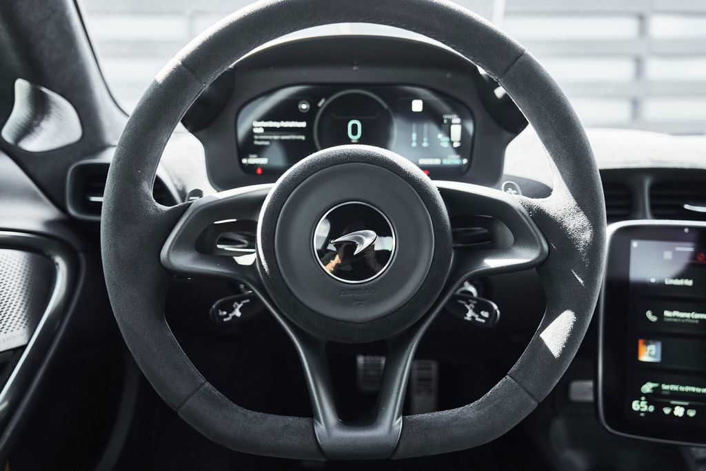 Used 2024 McLaren Artura image 35