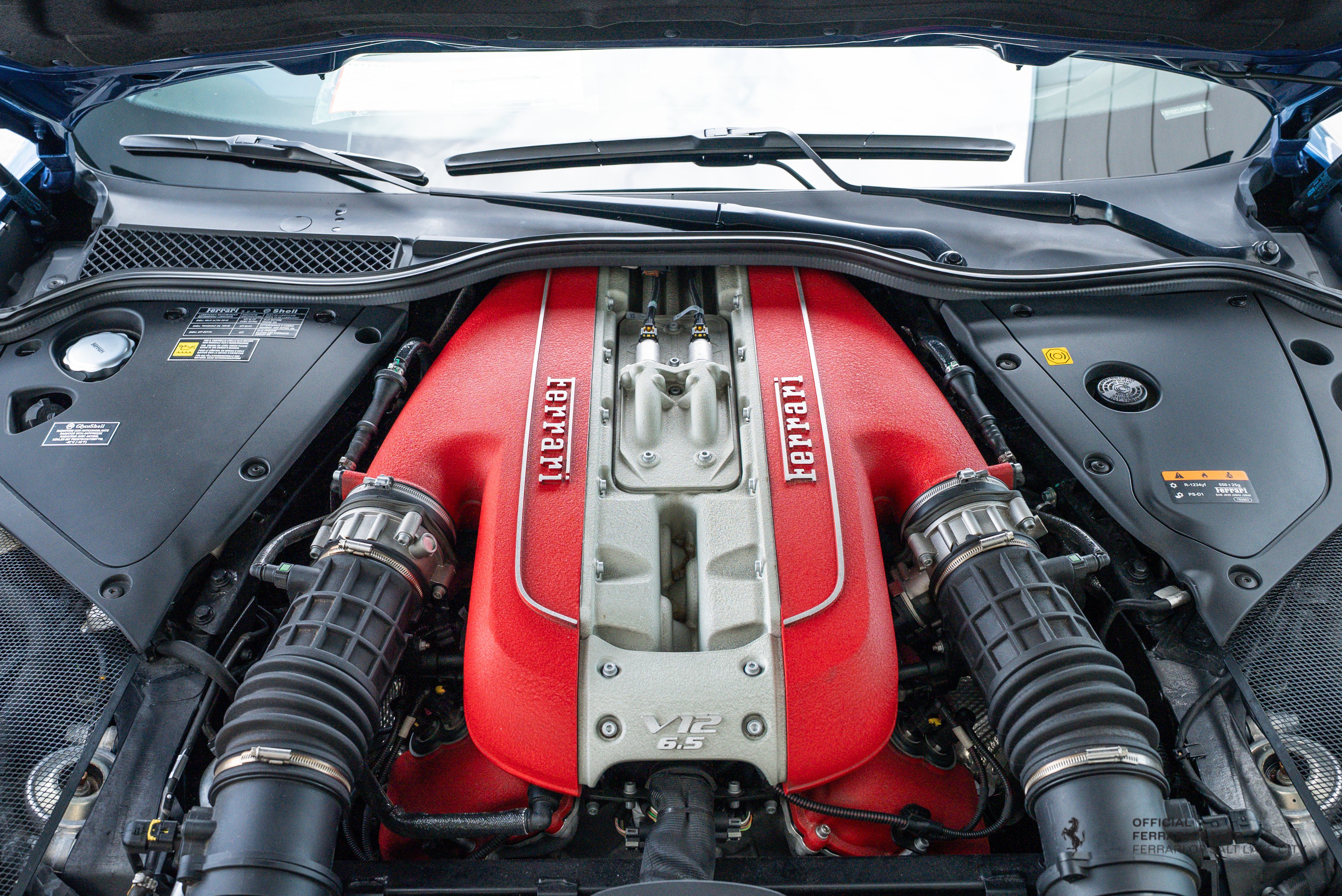Used 2019 Ferrari 812 Superfast RWD image 10