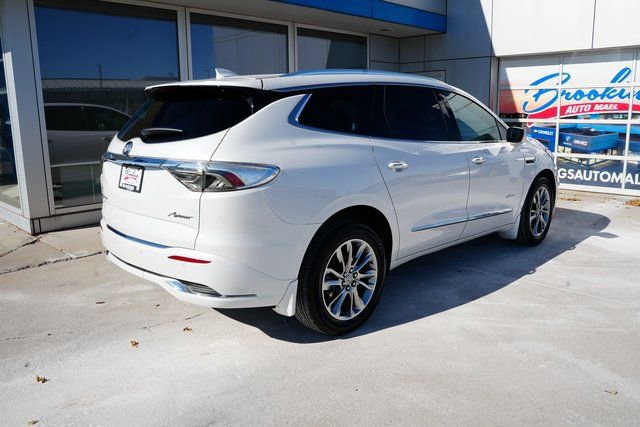 Used 2024 Buick Enclave Avenir image 39