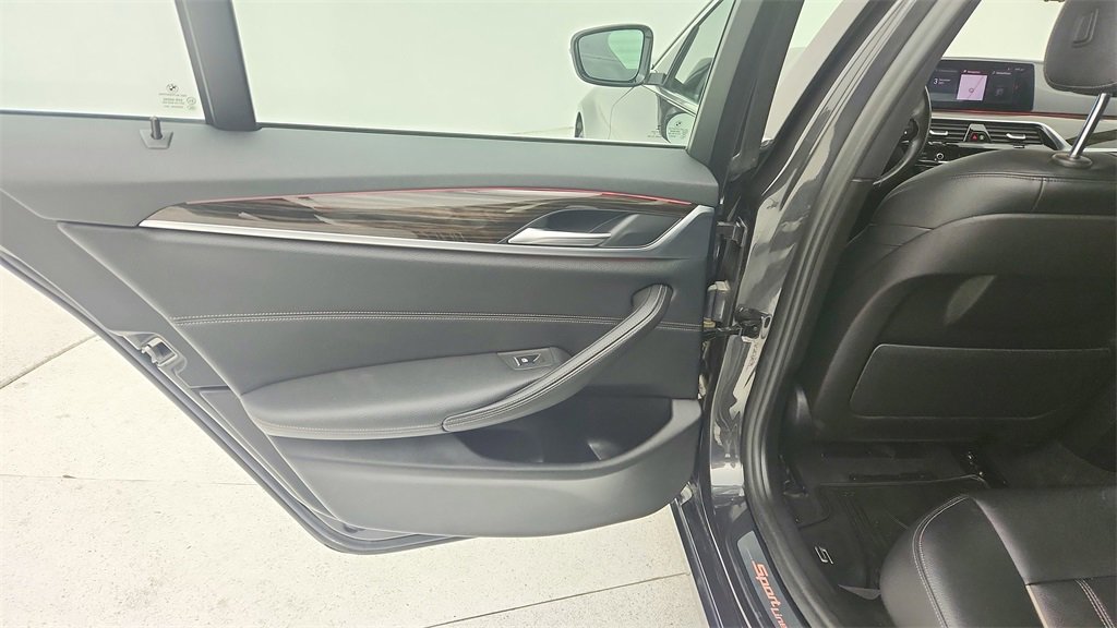 Used 2019 BMW 540i image 28