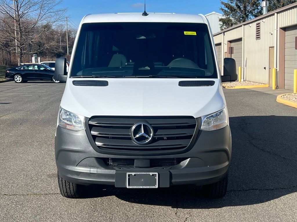 Used 2025 Mercedes-Benz Sprinter 2500 image 2