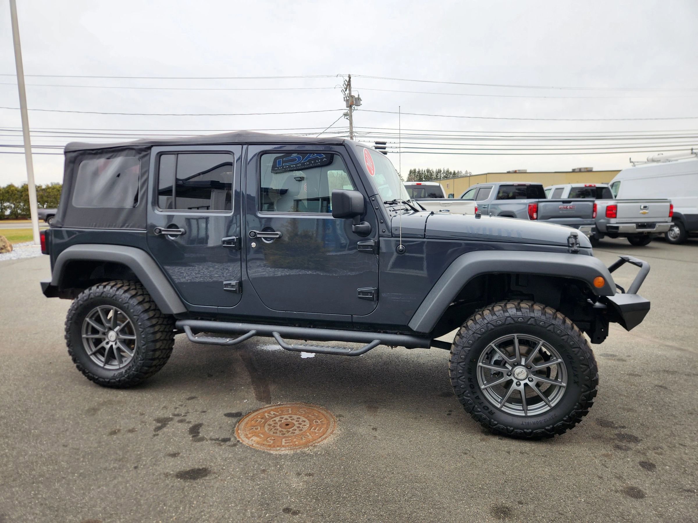 Used 2017 Jeep Wrangler Unlimited Sport image 19