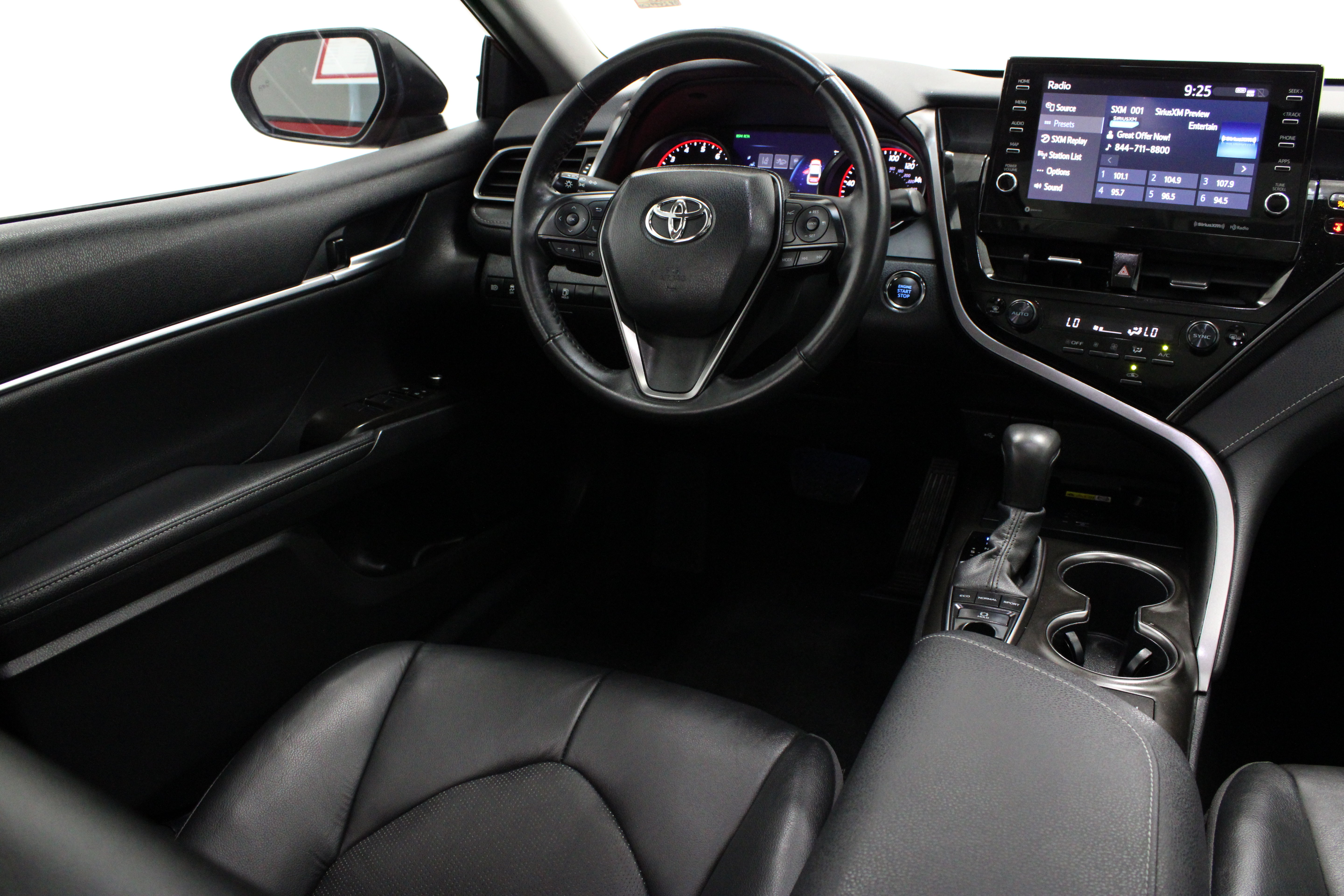 Used 2024 Toyota Camry XSE FWD image 32