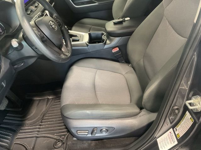 Used 2024 Toyota RAV4 XLE AWD/4WD image 10