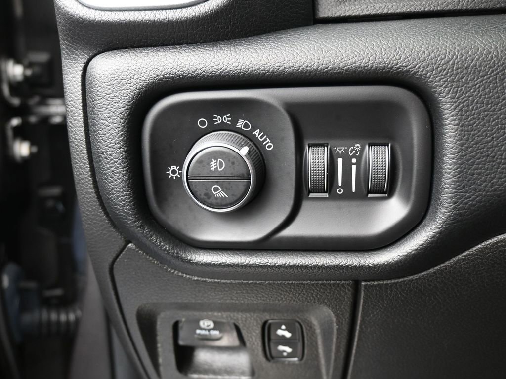 Used 2020 RAM 1500 Laramie w/ Sport Appearance Package image 34