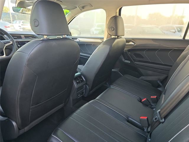 Used 2024 Volkswagen Tiguan SE image 10