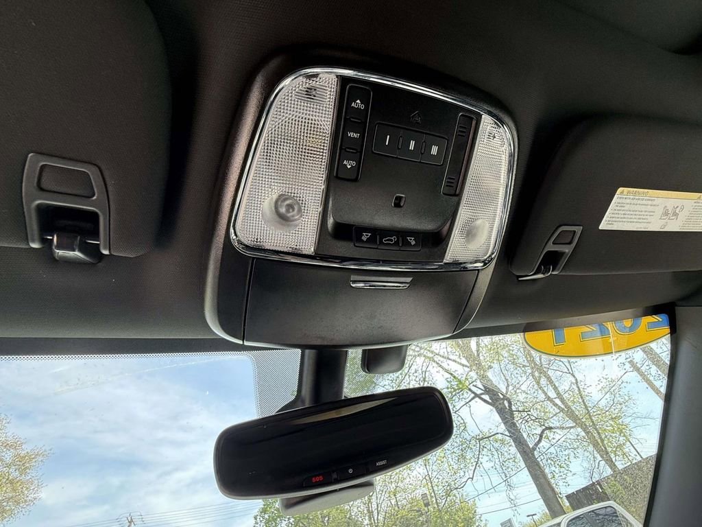 Used 2021 Jeep Grand Cherokee Limited AWD/4WD image 25