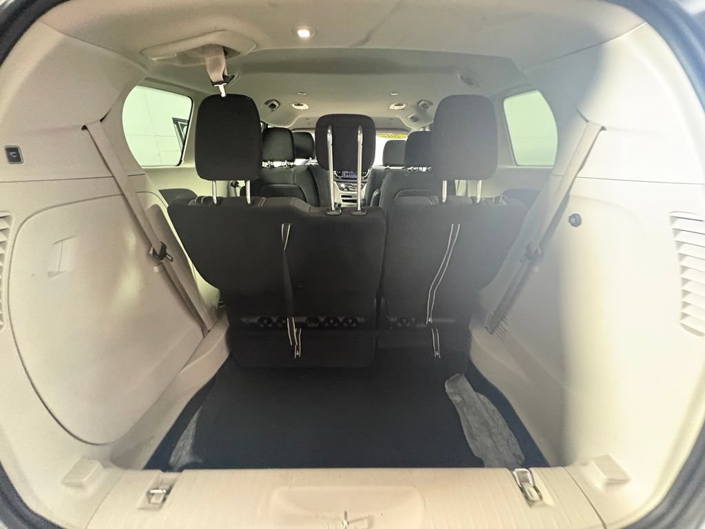 Used 2022 Chrysler Voyager LX FWD image 10