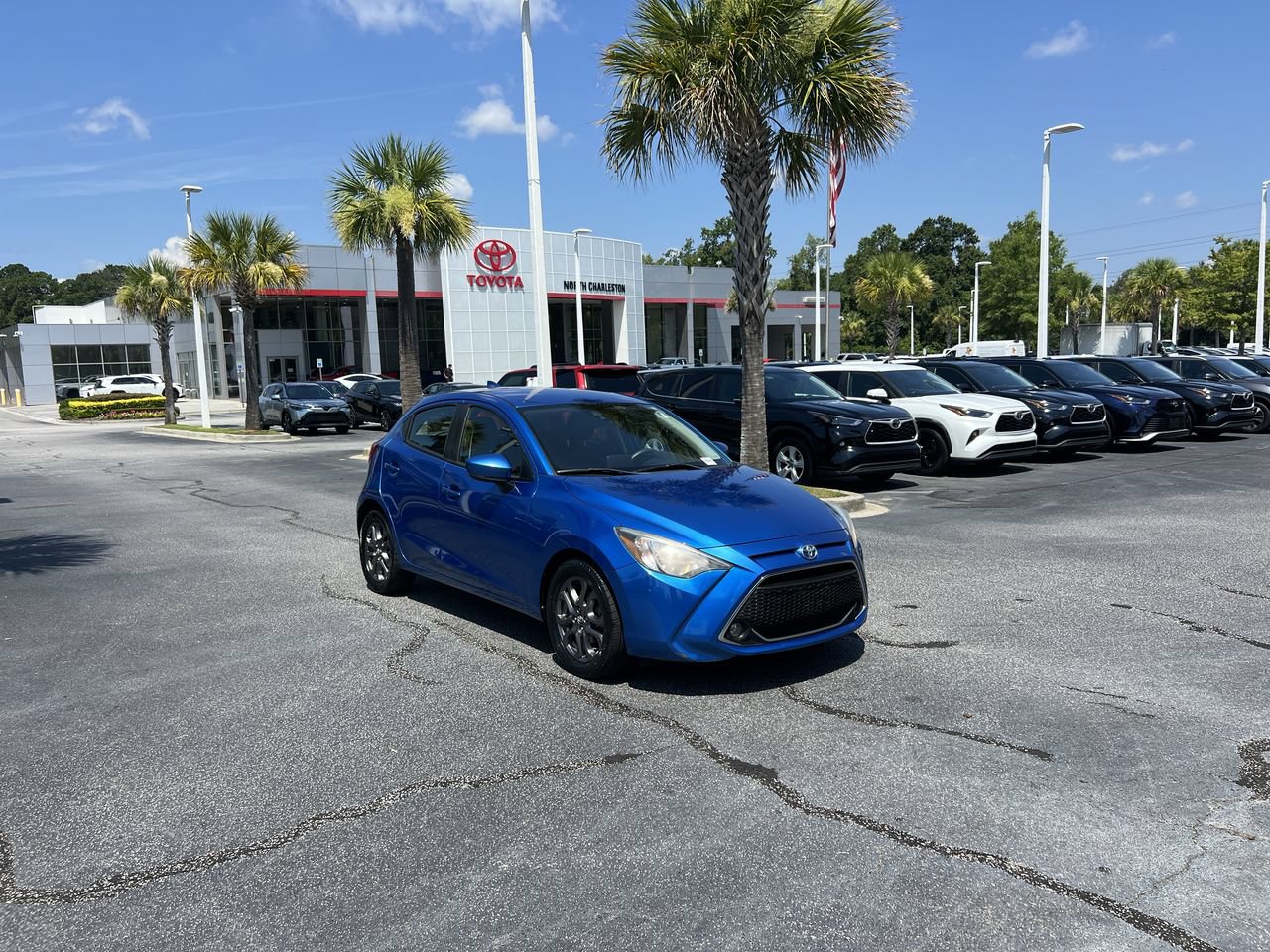 Used 2020 Toyota Yaris LE FWD image 2