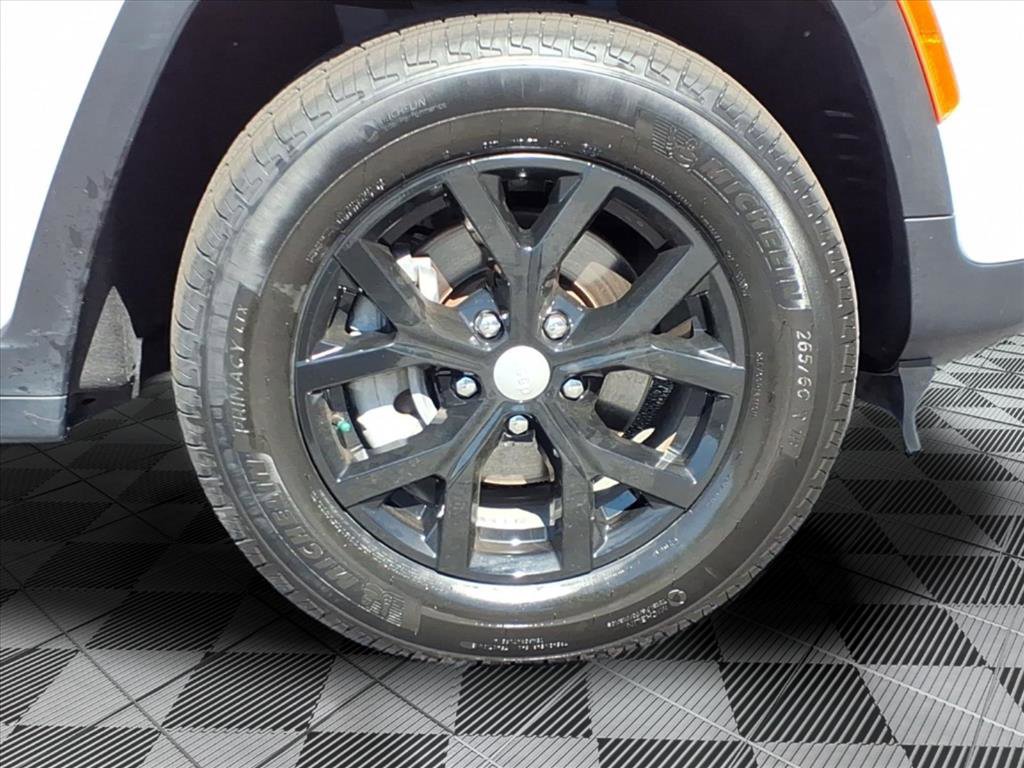 Used 2023 Jeep Grand Cherokee Limited image 10