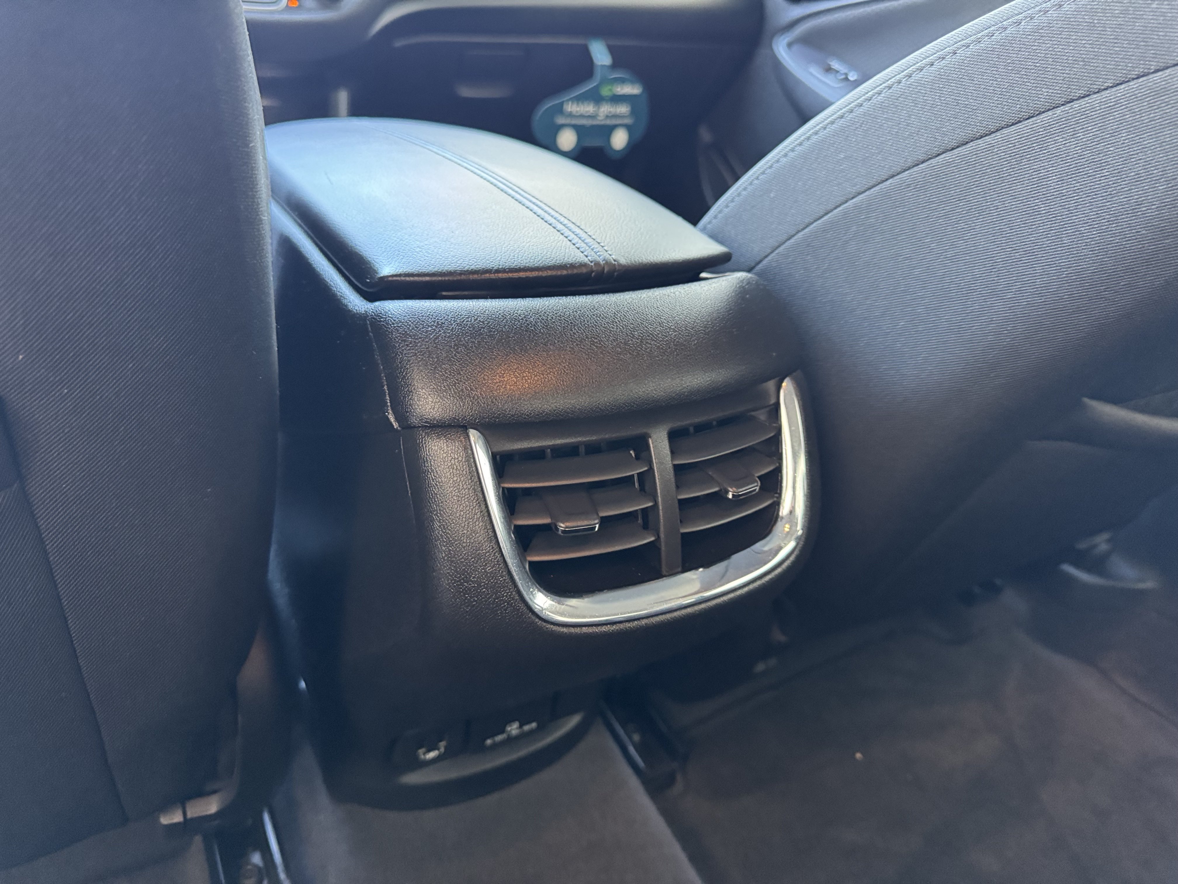 Certified 2018 Chevrolet Malibu LT FWD image 16