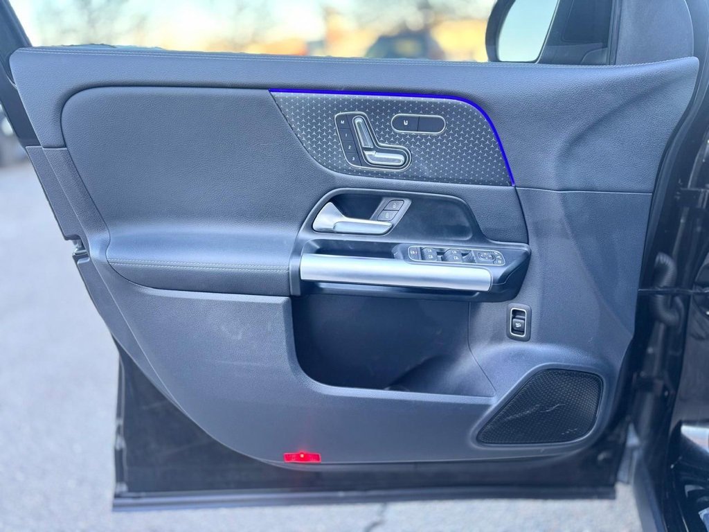 Used 2025 Mercedes-Benz GLA 250 4MATIC w/ Exclusive Package image 16