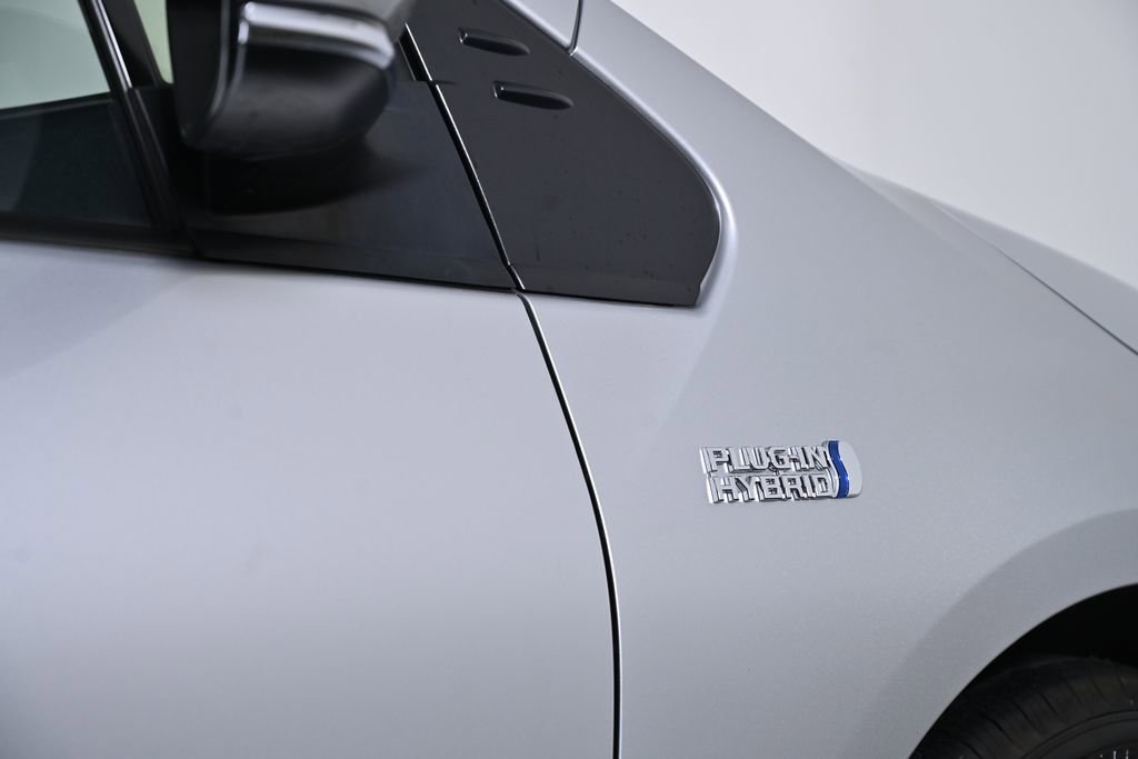 Used 2022 Toyota Prius Prime XLE image 12