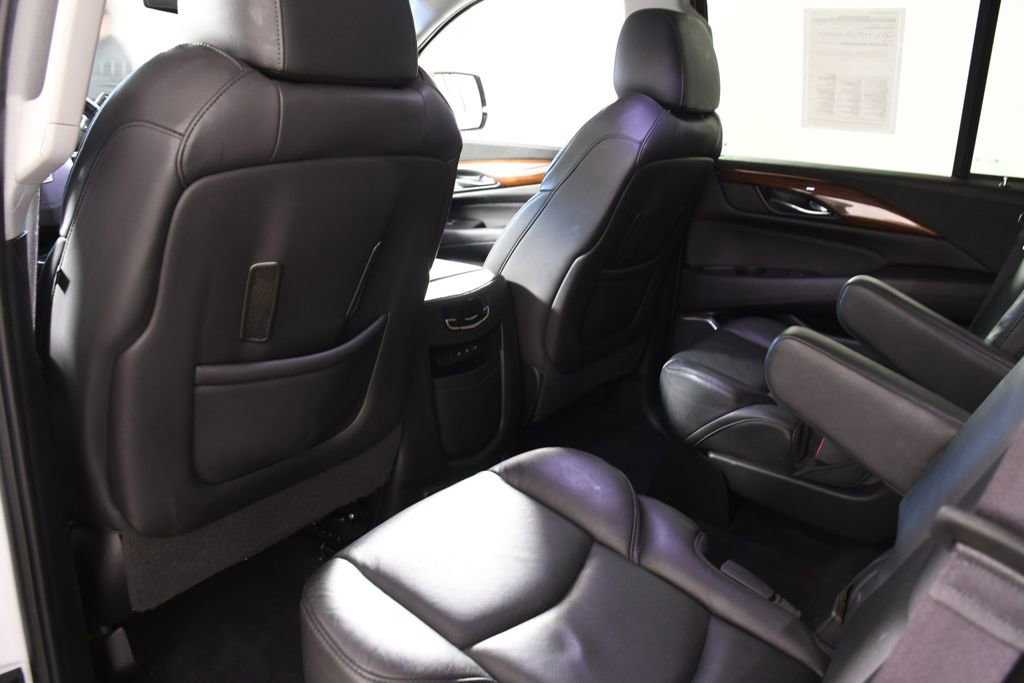 Used 2017 Cadillac Escalade Luxury image 27