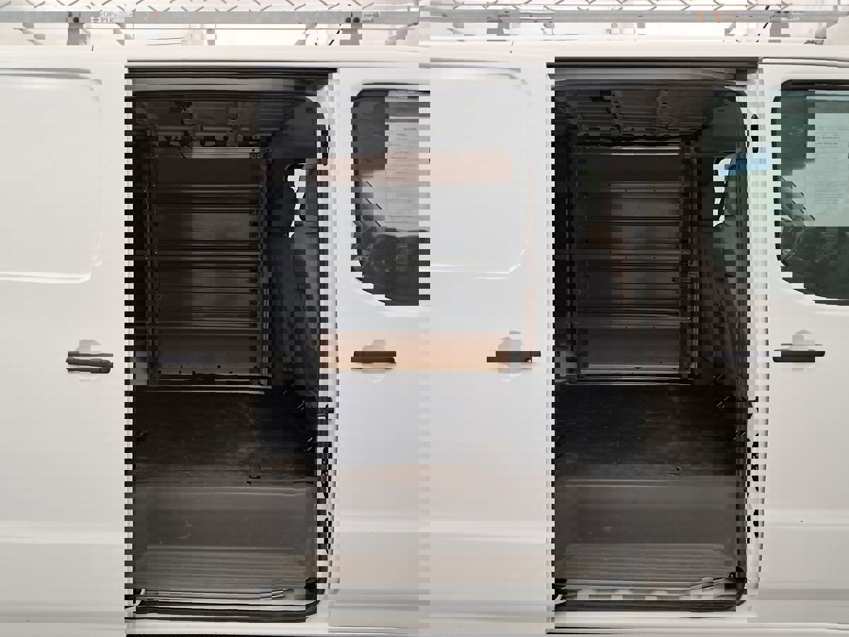 Used 2015 Nissan NV 2500 SV image 12