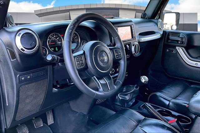 Used 2012 Jeep Wrangler Unlimited Rubicon w/ Connectivity Group image 12