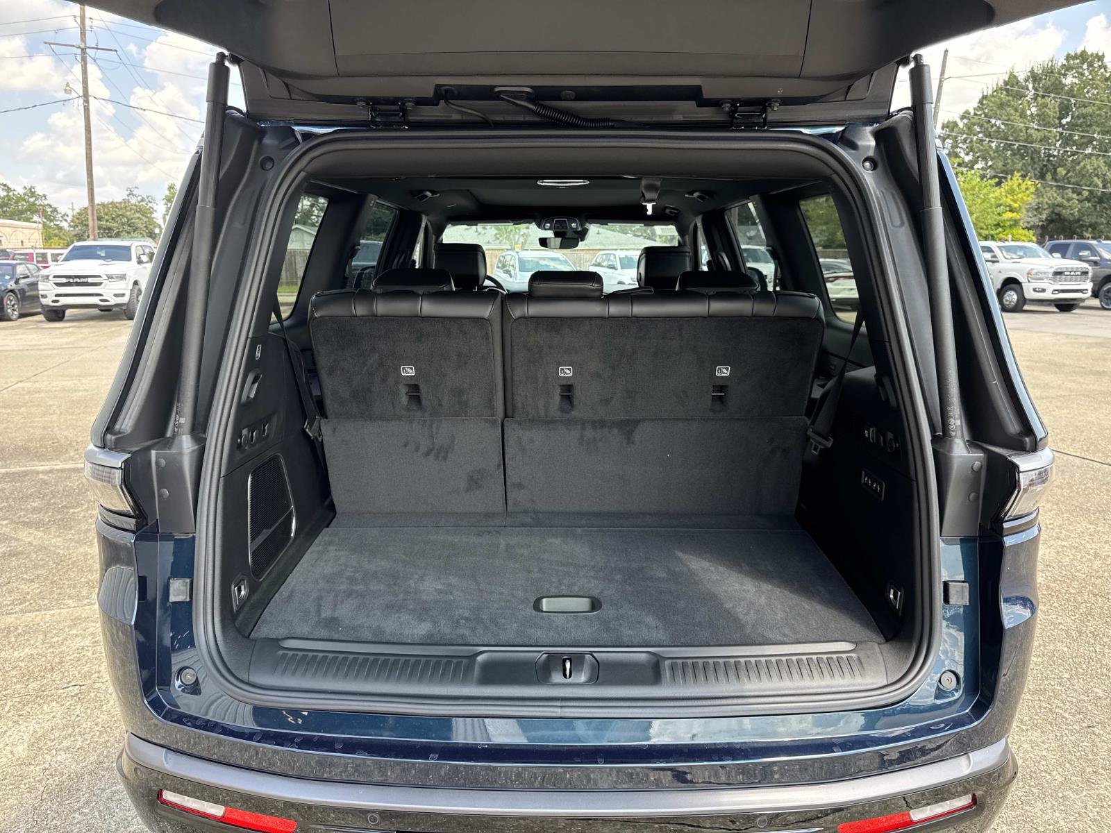 New 2026 Jeep Grand Wagoneer 2WD w/ Premium Group I image 6