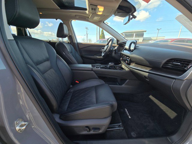 Certified 2023 Nissan Rogue Platinum w/ Platinum Premium Package AWD/4WD image 12