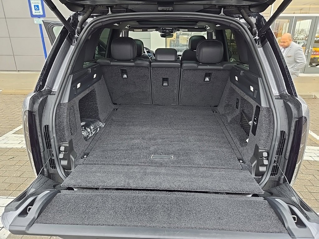 Used 2024 Land Rover Range Rover SE image 14