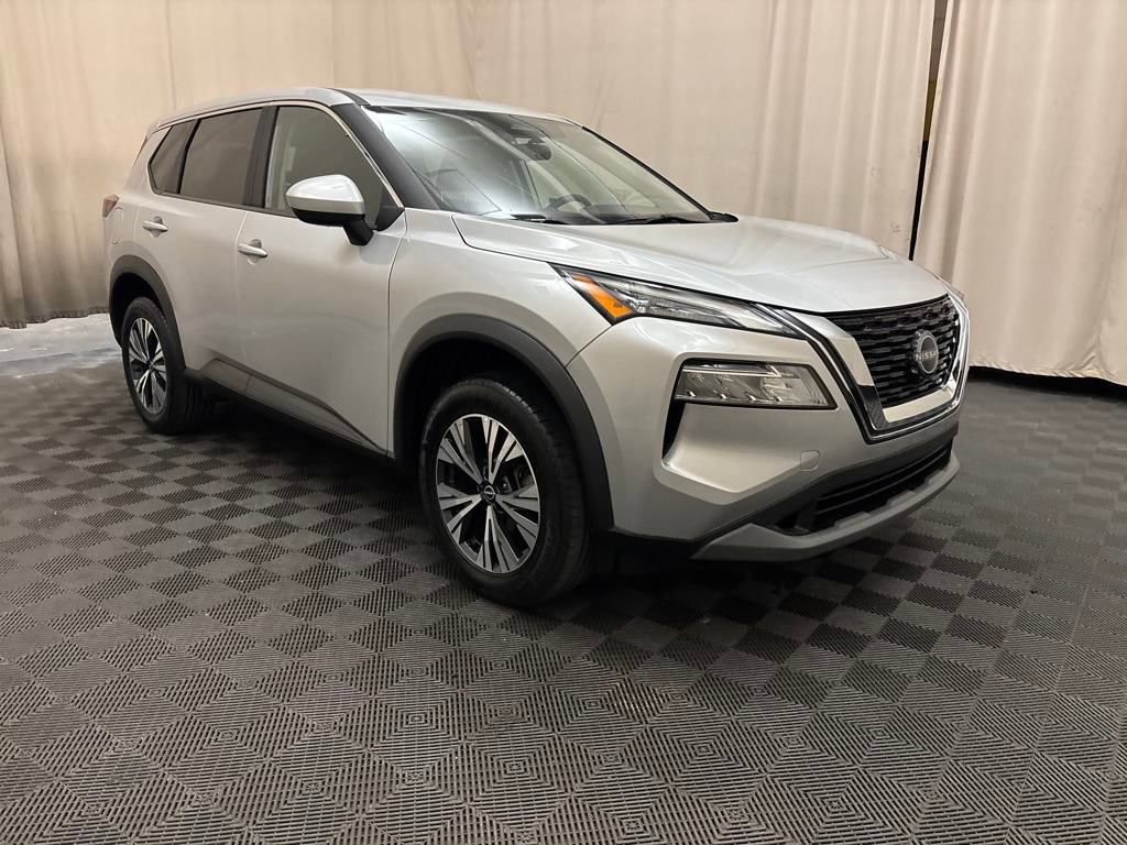 Used 2023 Nissan Rogue SV image 3