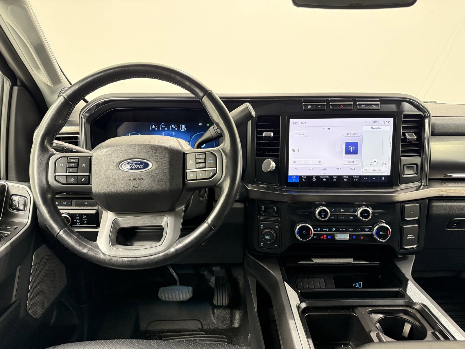 Used 2023 Ford F250 Lariat w/ FX4 Off-Road Package image 30