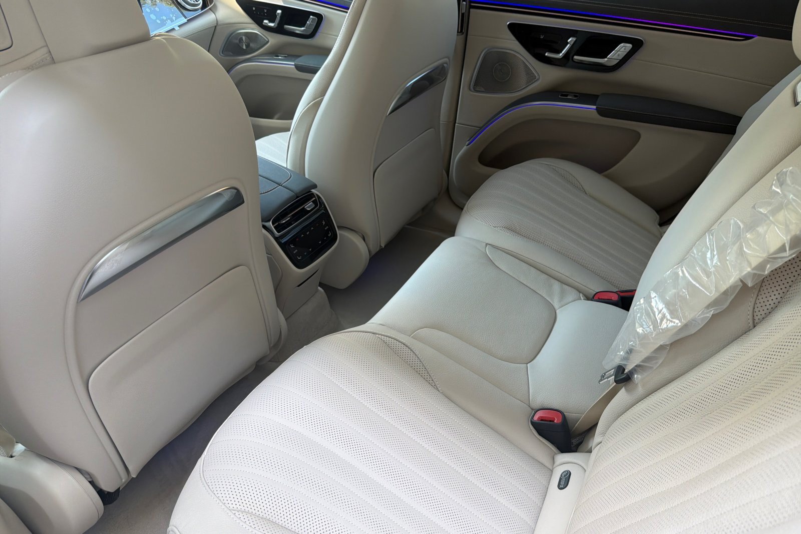 New 2026 Mercedes-Benz EQS 400 4MATIC SUV image 11
