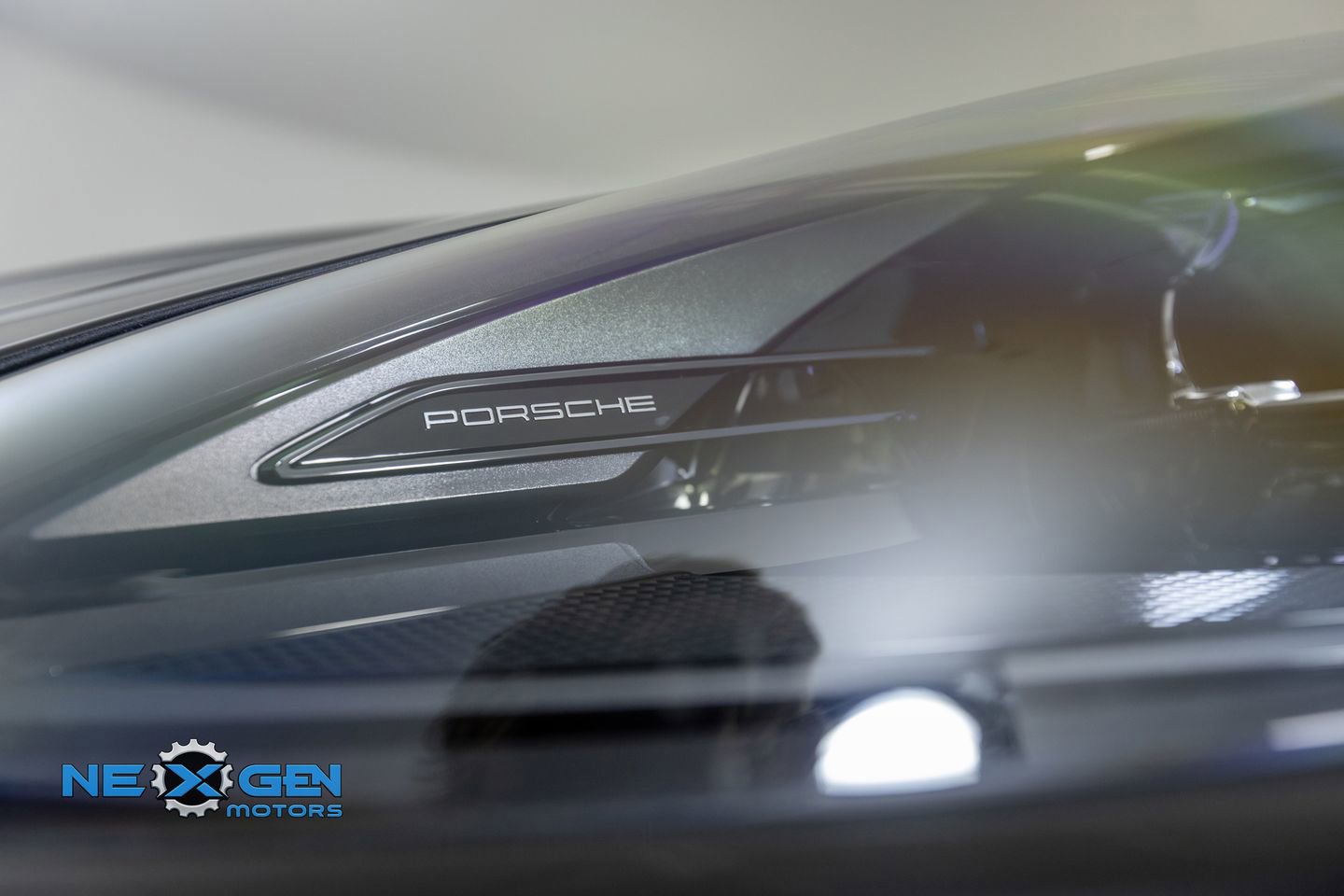 Used 2024 Porsche Macan AWD/4WD image 48