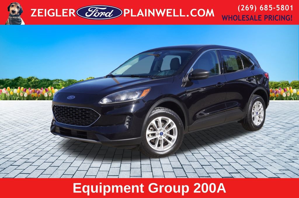 Used 2022 Ford Escape SE image 1
