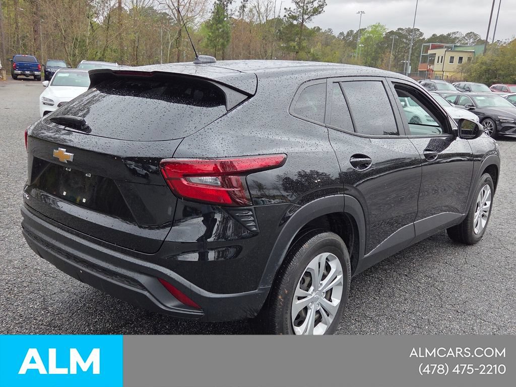 Used 2024 Chevrolet Trax LS FWD image 14