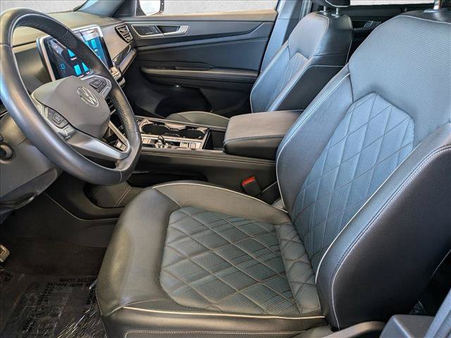 Used 2024 Volkswagen Atlas Cross Sport SEL Premium R-Line AWD/4WD image 23