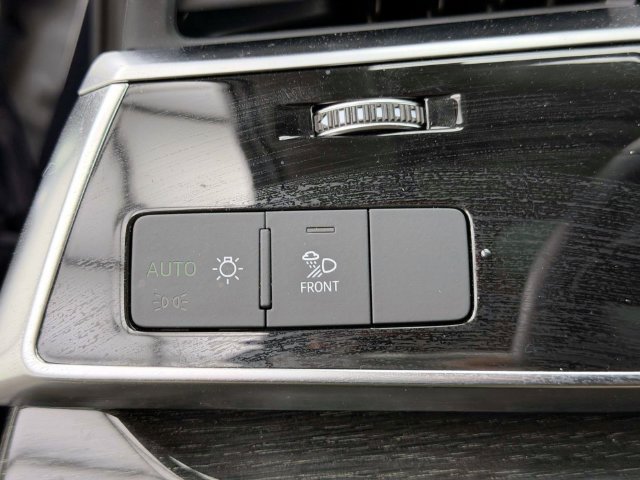 Used 2023 Audi Q7 3.0T Premium Plus w/ Premium Plus Package AWD/4WD image 20