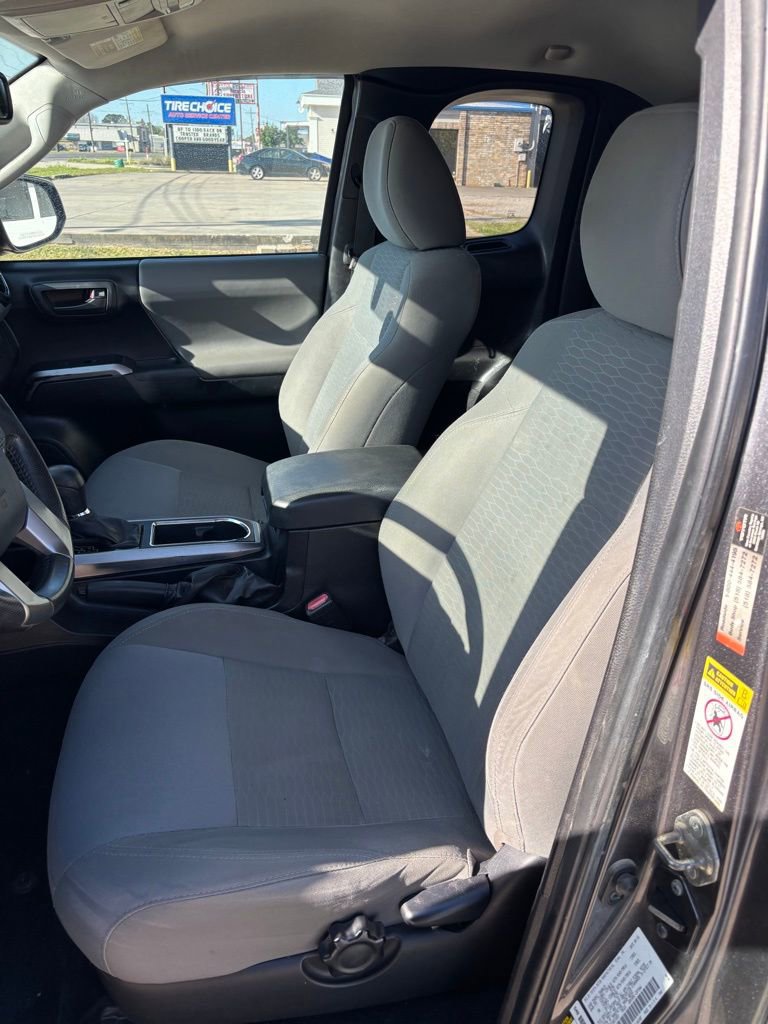 Used 2016 Toyota Tacoma SR5 w/ SR5 Appearance Package (SN) image 8