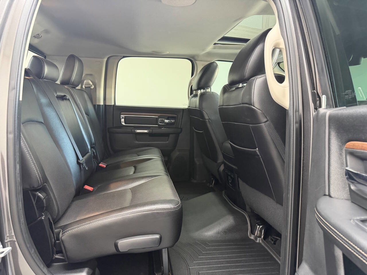 Used 2017 RAM 3500 Laramie w/ Sport Appearance Group AWD/4WD image 22