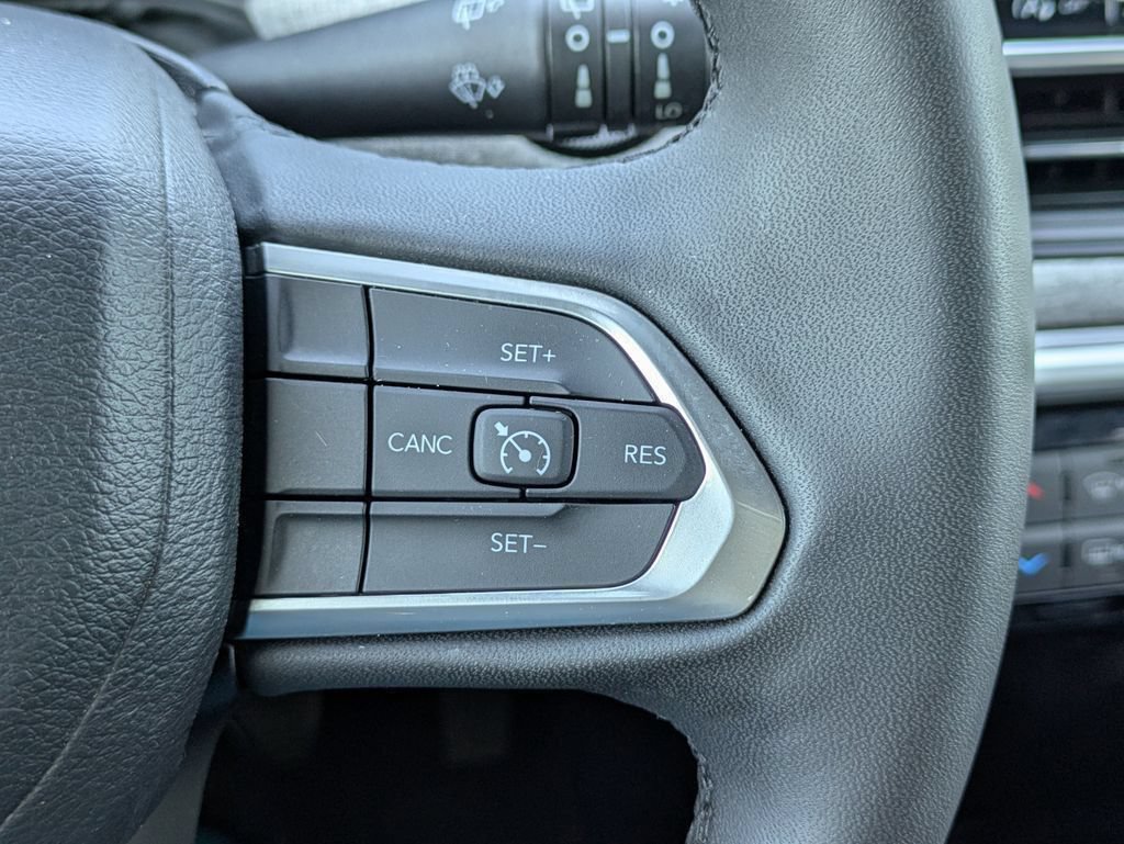 Used 2023 Jeep Compass Latitude w/ Convenience Group AWD/4WD image 30