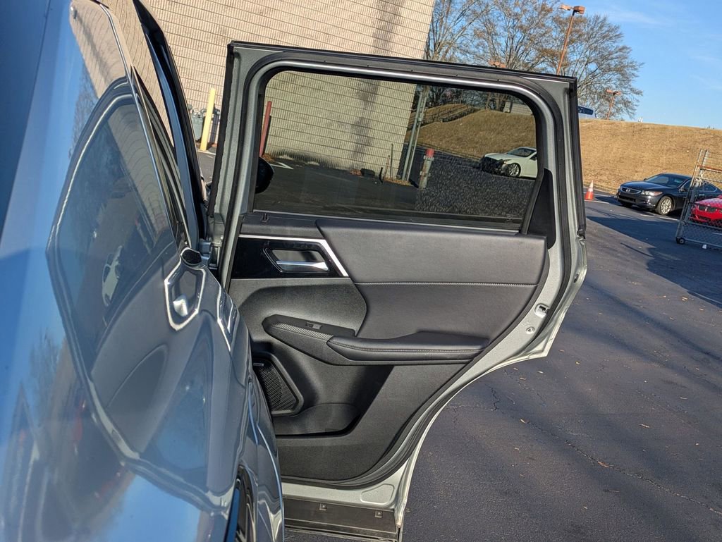 Used 2025 Mitsubishi Outlander SE image 25