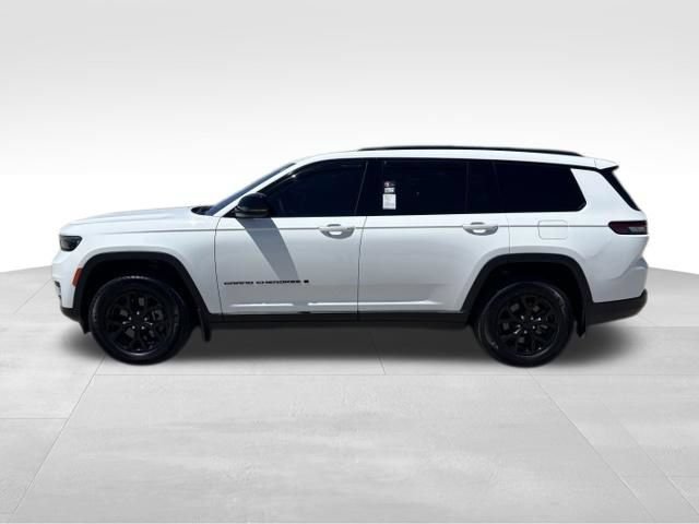 Used 2024 Jeep Grand Cherokee L Laredo AWD/4WD image 2
