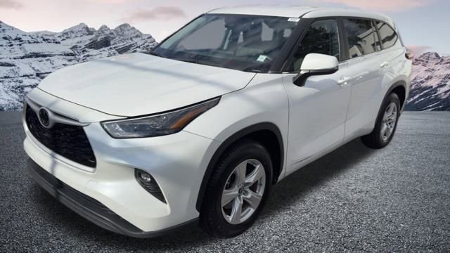 Used 2024 Toyota Highlander LE