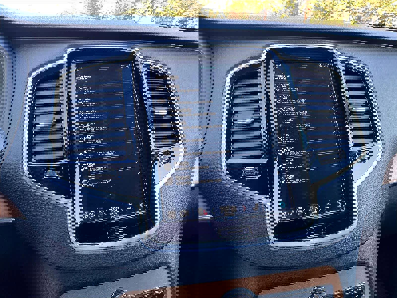 Used 2023 Volvo XC90 B6 Plus w/ Protection Package Premier image 39