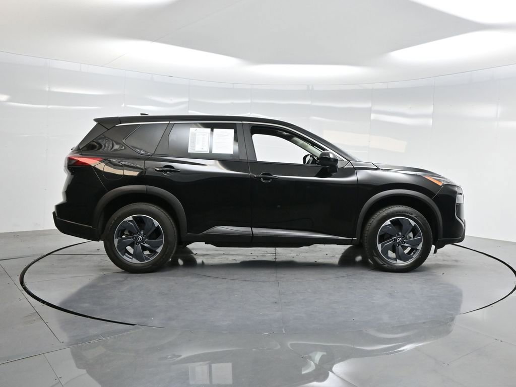 Used 2024 Nissan Rogue SV image 36