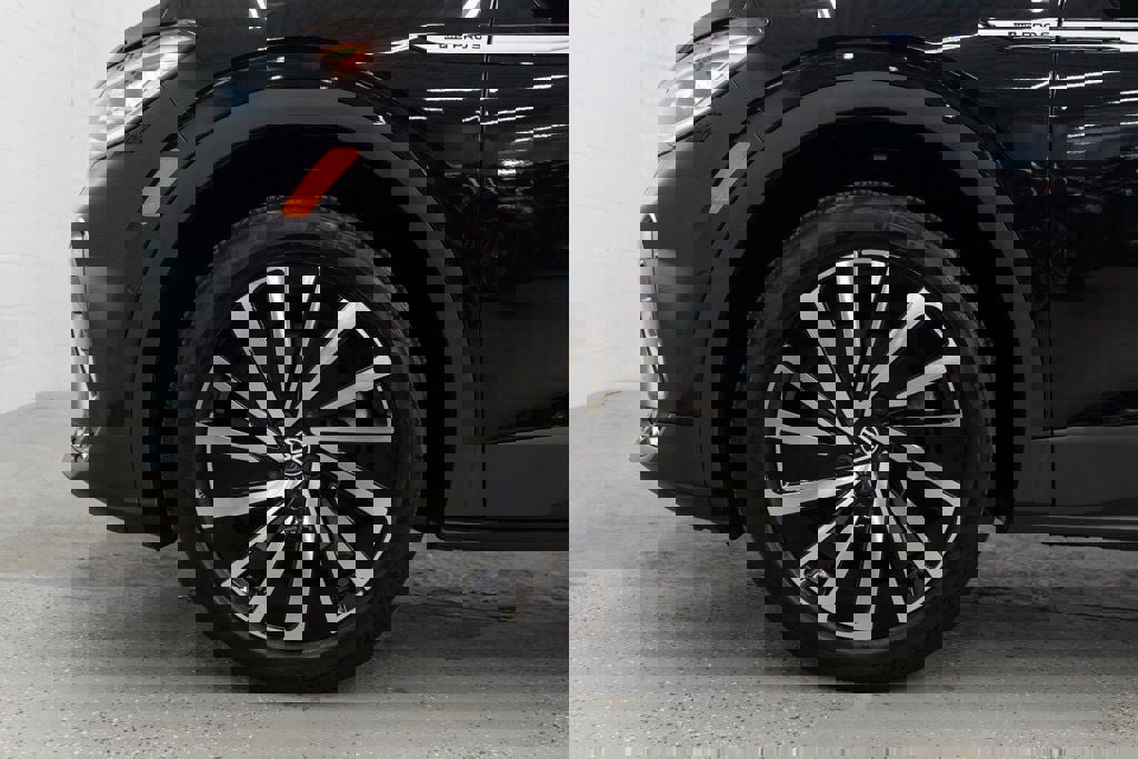 Used 2023 Volkswagen ID.4 Pro S Plus image 34