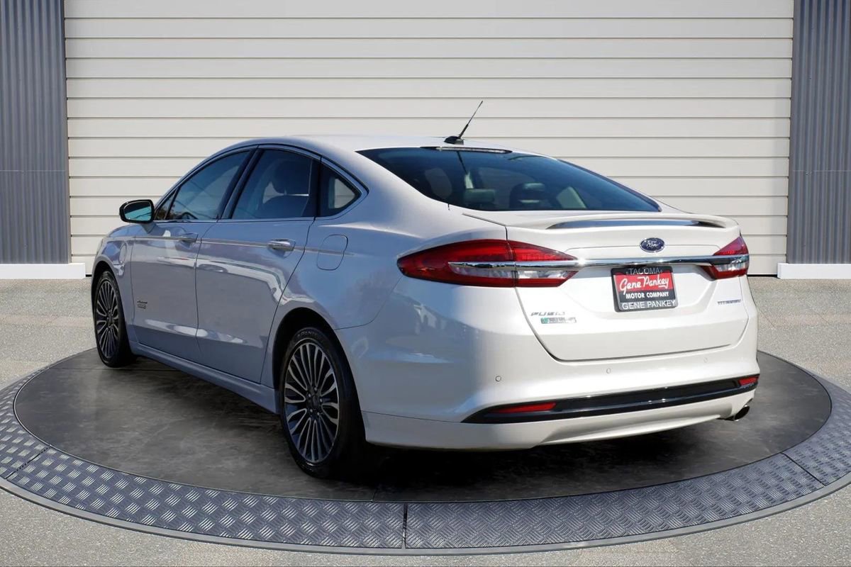 Used 2017 Ford Fusion Energi Titanium FWD image 5