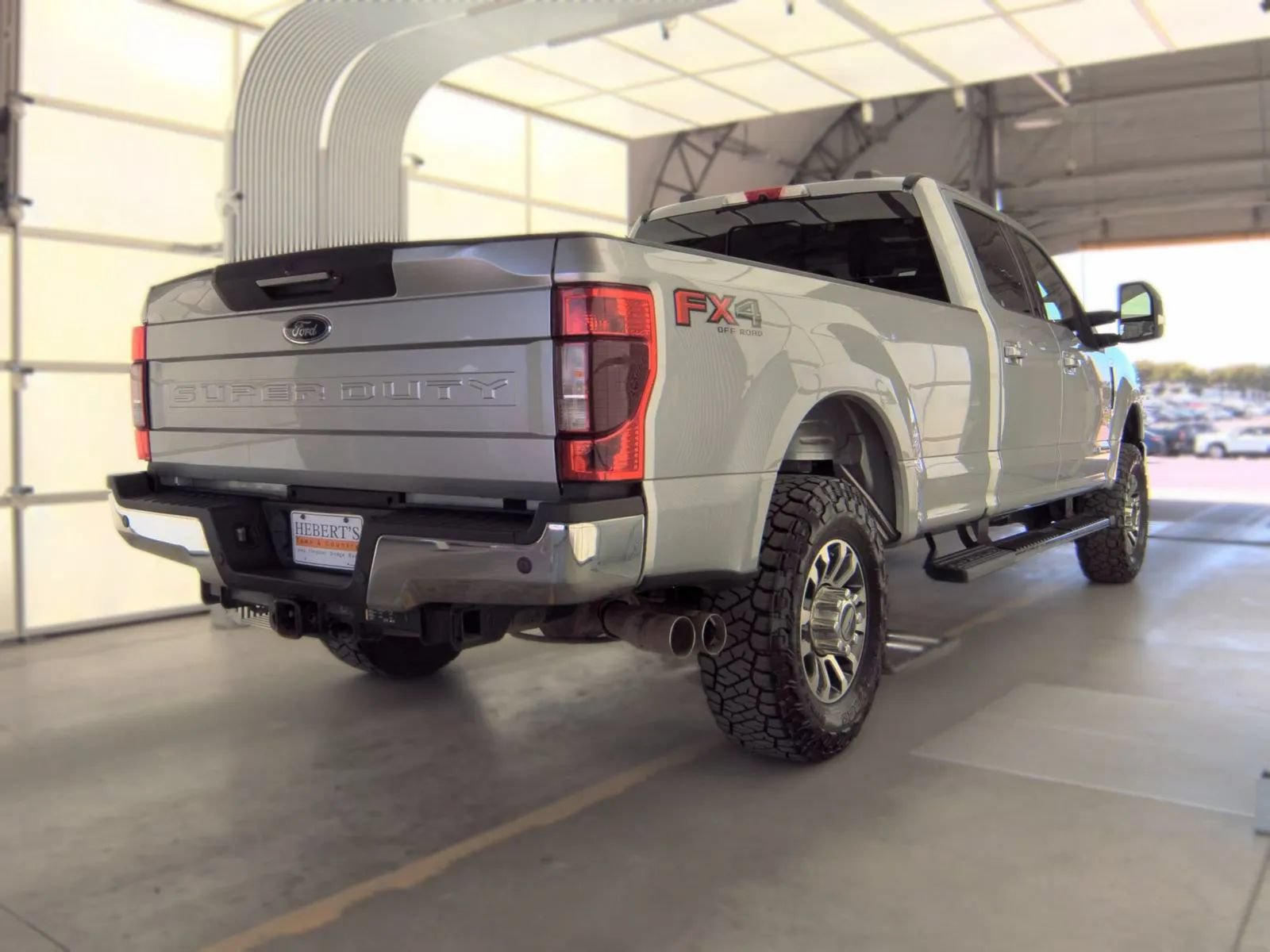Used 2021 Ford F350 Lariat w/ Lariat Ultimate Package AWD/4WD image 3