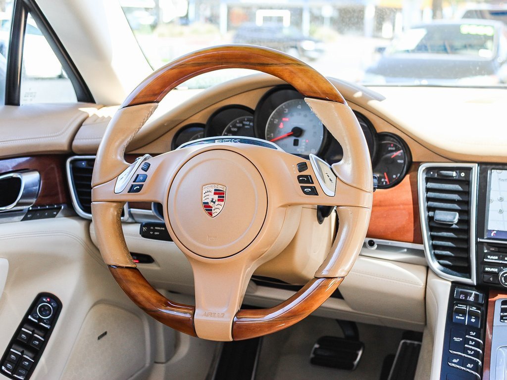 Used 2015 Porsche Panamera S image 16