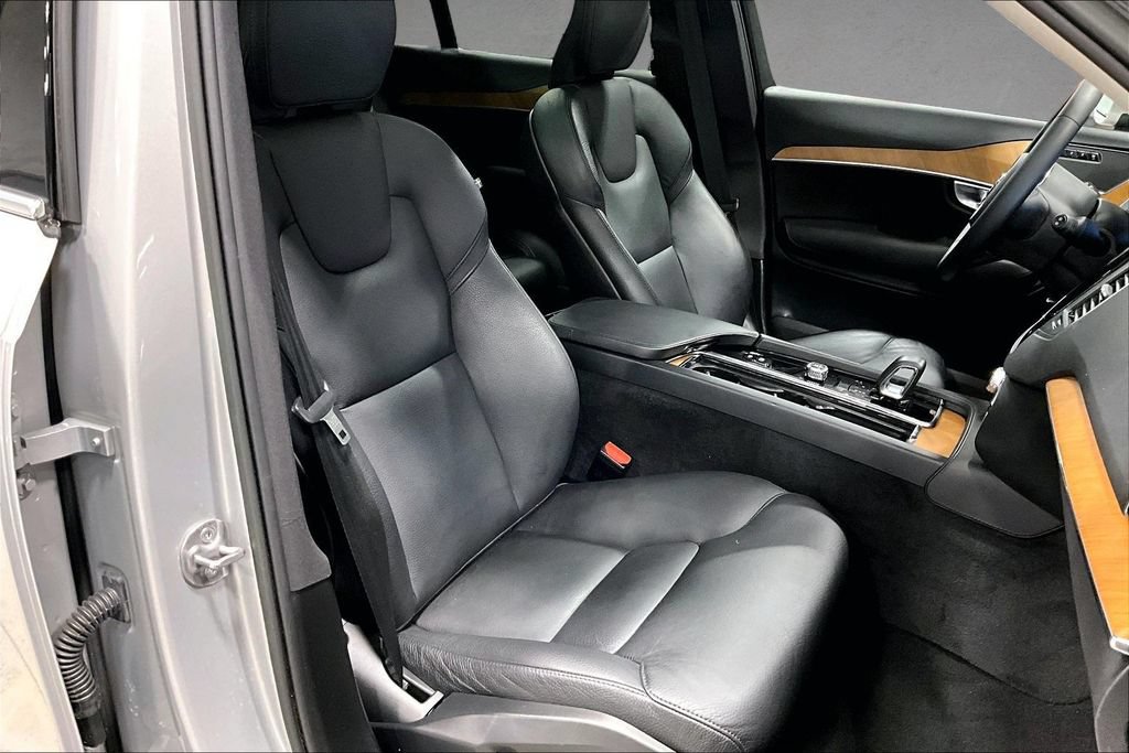 Certified 2023 Volvo XC90 B6 Core w/ Protection Package Premier AWD/4WD image 30